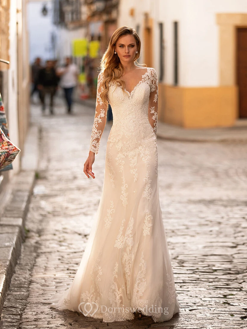 Elegantes, langes Etuikleid mit Illusion-Effekt und V-Ausschnitt für die Hochzeit
