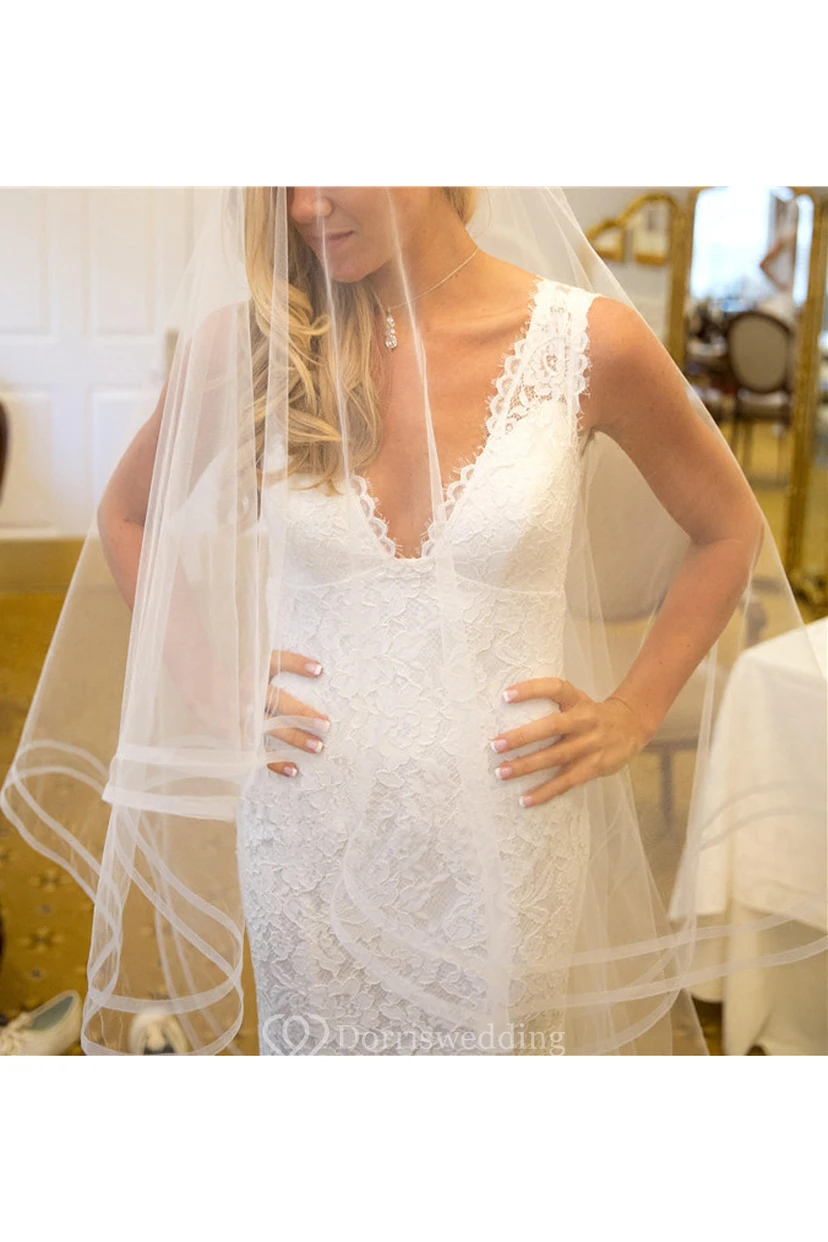 Sweep Length Simple Long Tulle Bridal Veil view 2