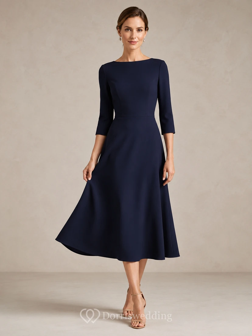 Vestido de recepción para madre de familia, minimalista, de largo midi, con escote barco y mangas tres cuartos, color azul marino oscuro.