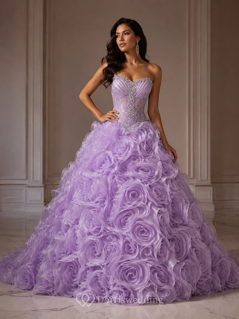 Vestido largo de organza con escote corazón, bordado floral, cola de cepillo, cremallera y cordones en la espalda. view 7
