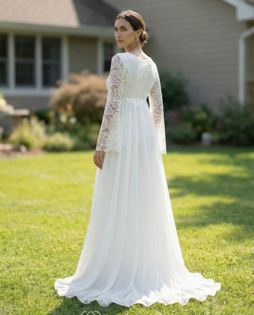 Robe de mariée en mousseline à manches longues et taille empire view 2