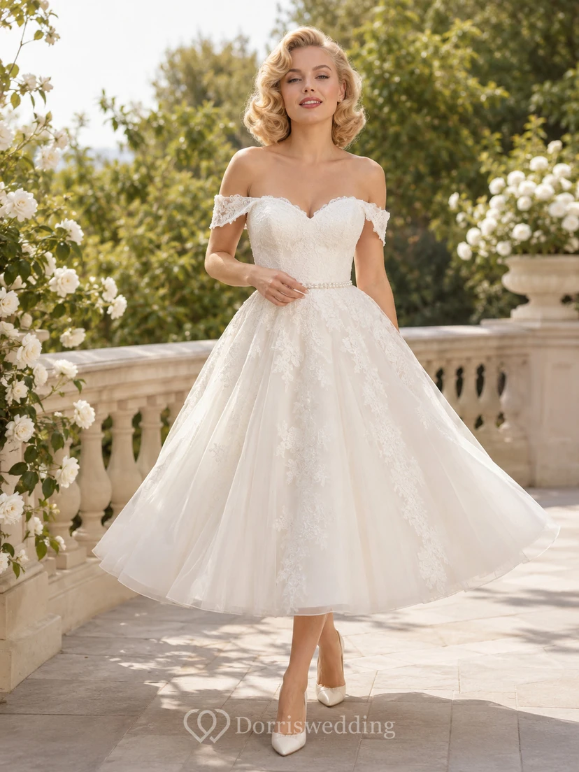 Robe de mariée vintage années 1950, épaules dénudées, manches en dentelle, tulle, coupe trapèze, longueur thé