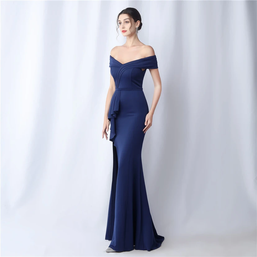 Klassisches langes Abendkleid aus Satin mit One-Shoulder-Ausschnitt view 5