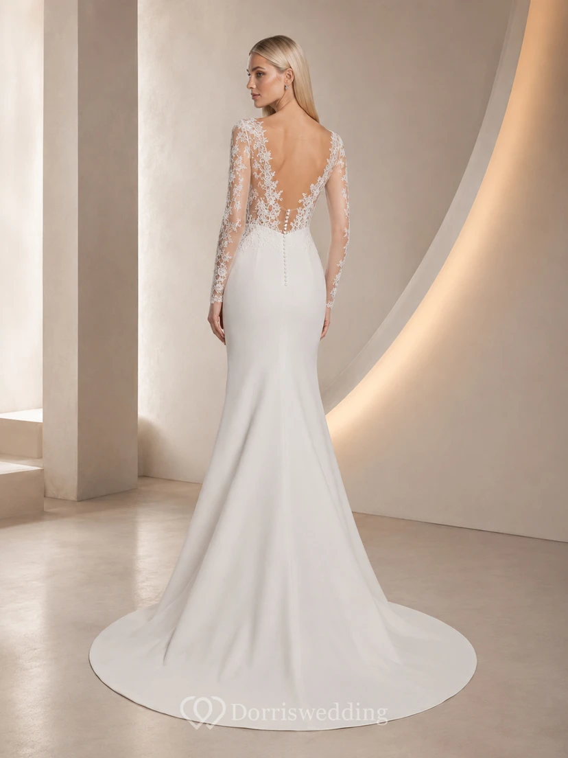 Robe de mariée sirène en satin délicat et dentelle, col carré, manches longues, traîne courte et manches fleuries, idéale pour une soirée de bal. view 2