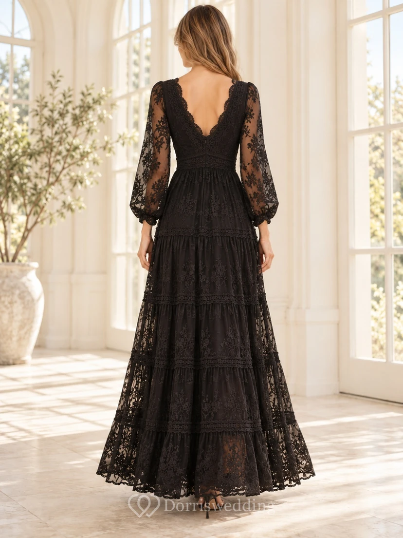 Robe de soirée noire à col en V, manches longues bouffantes et empiècements en dentelle view 2