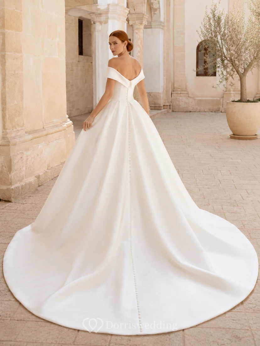 Robe de bal classique en satin à épaules dénudées, taille naturelle, style chapelle view 2