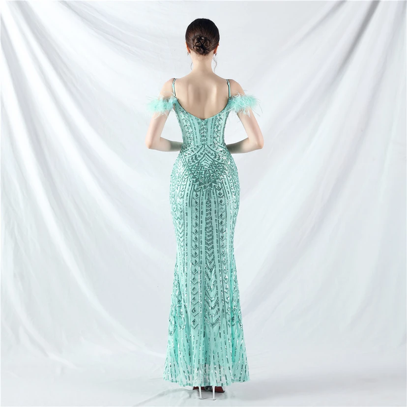 Robe de soirée haut de gamme ornée de perles florales et de plumes d'autruche. view 65