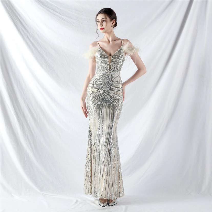 Vestido de noche con cuentas florales y plumas de avestruz elaboradas artesanalmente view 13