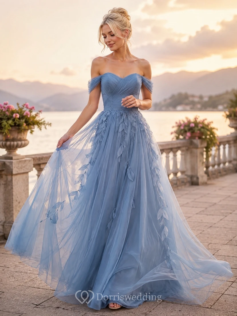 Vestido de noche de gala con volantes y escote Bardot de tul azul cielo