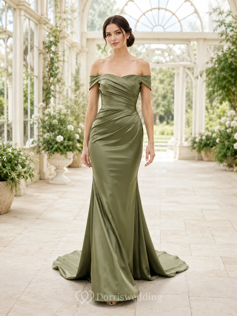 Robe de mariée sirène en satin stretch froncé, épaules dénudées, couleur sauge, coupe sirène, traîne.