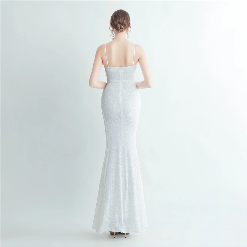Robe de soirée longue à sequins haute densité, plissée, fendue sur le côté et à bretelles view 87