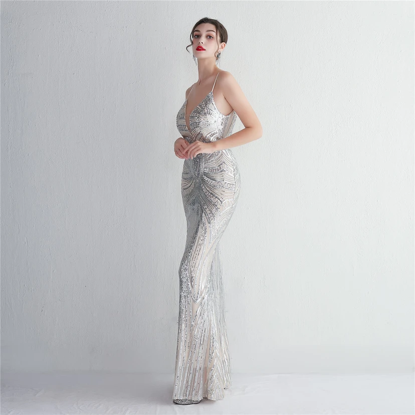 Vestido largo de noche con lentejuelas y tirantes de flores, ajustado, elegante y de estilo sofisticado. view 13