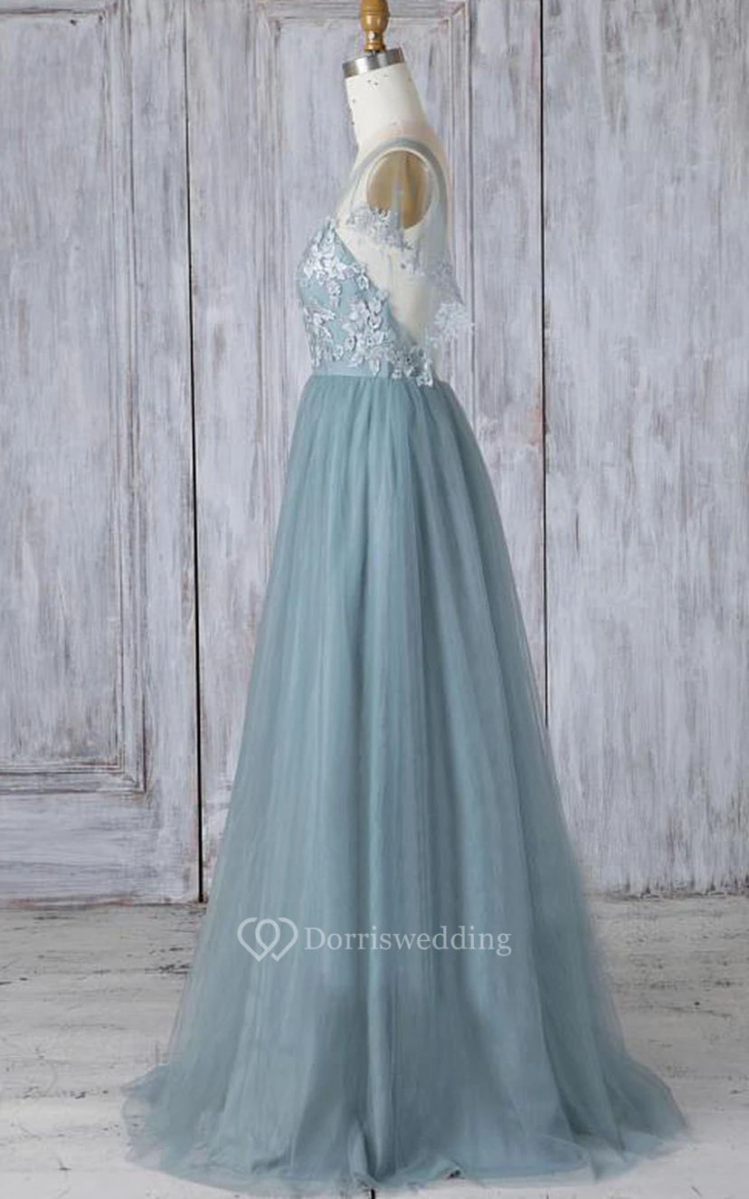 Bodenlanges, schlichtes, formelles A-Linien-Kleid aus Tüll mit kurzen Ärmeln und Falten view 3