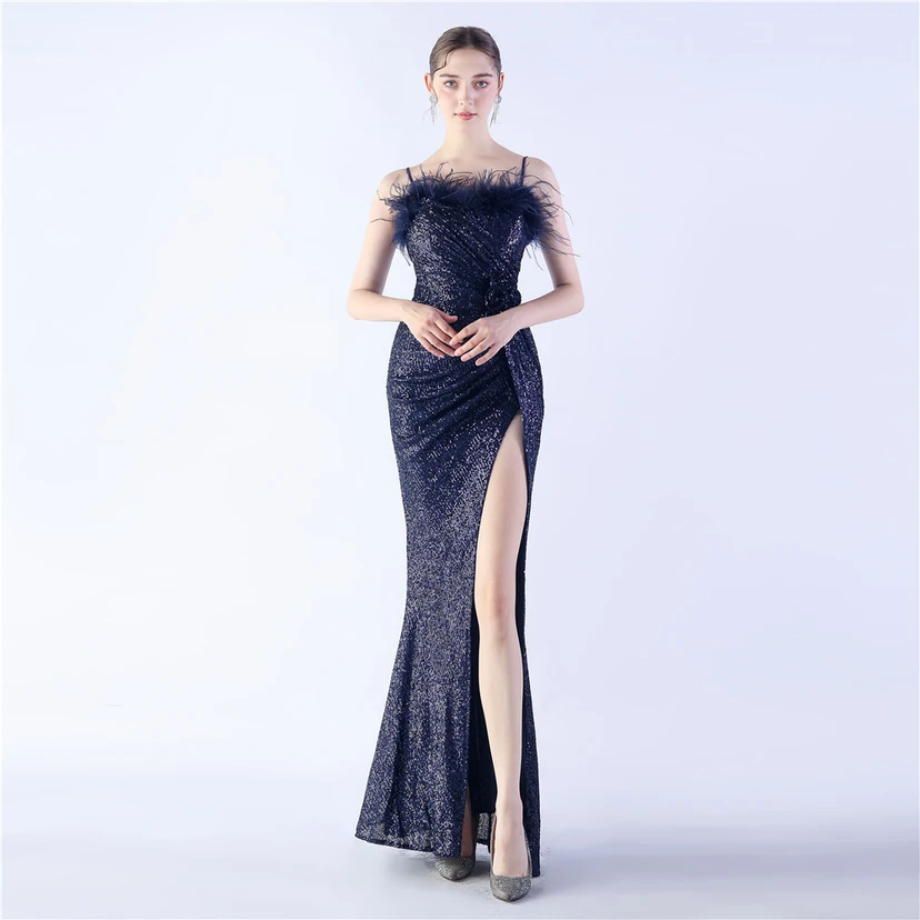 Vestido de noche de alta gama para bodas, con flores y detalles de plumas de avestruz. view 55