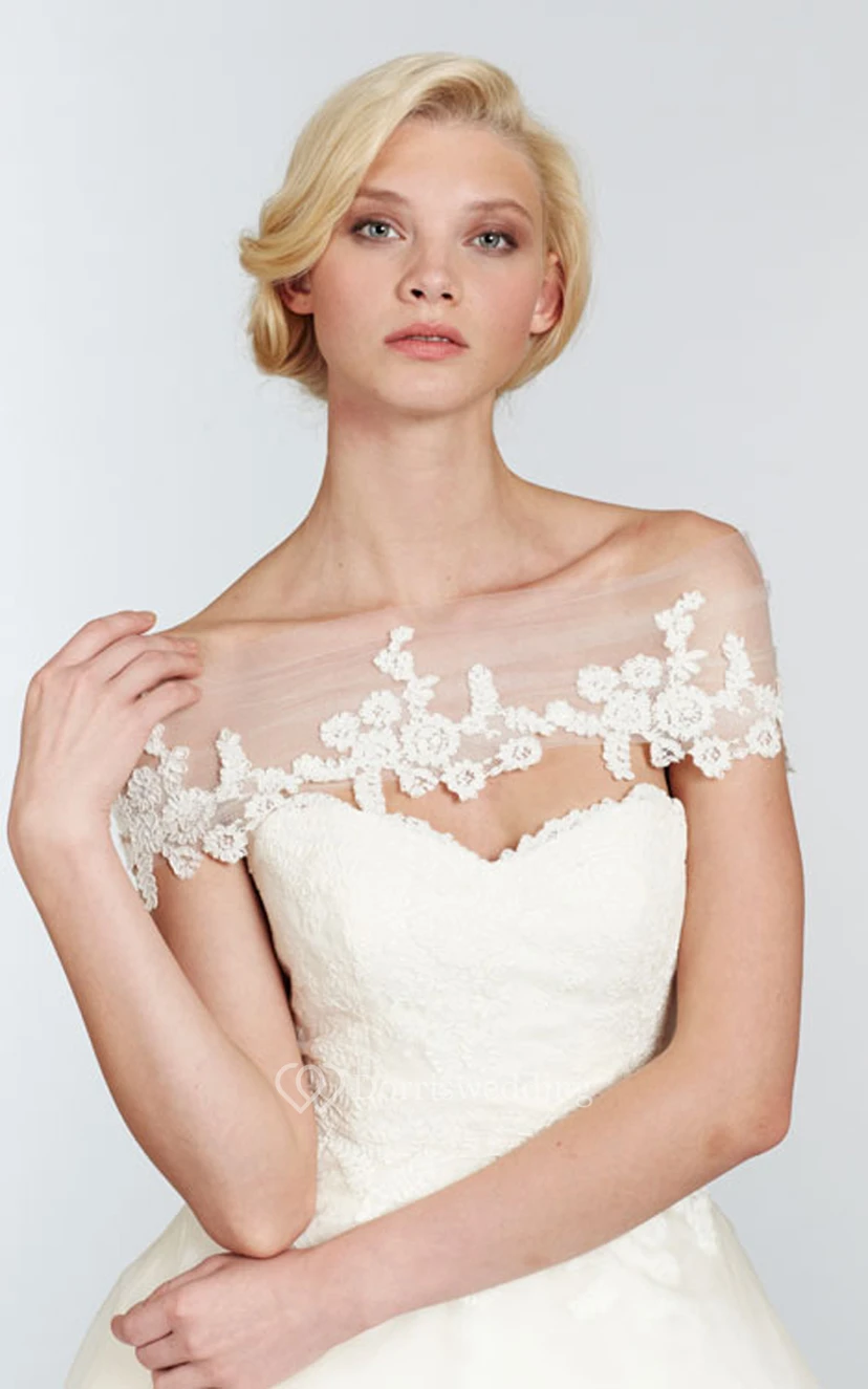 Klassisches trägerloses Ballkleid aus Organza mit Stufenrock und Spitzenoberteil view 3