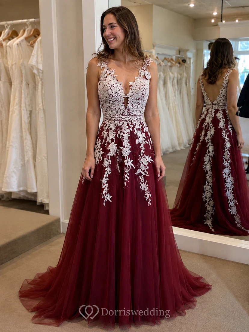 Robe trapèze en tulle et dentelle, col en V, ornée d'appliqués et dos nu en V view 8