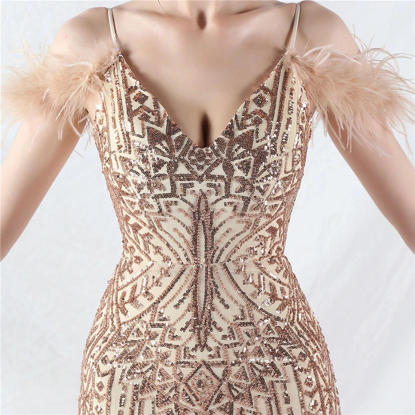 Robe de soirée haut de gamme ornée de perles florales et de plumes d'autruche. view 57