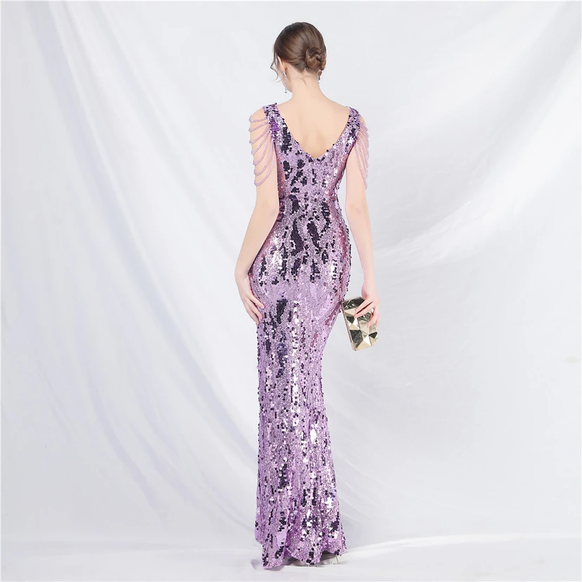 Vestido de noche largo con lentejuelas y abalorios view 33