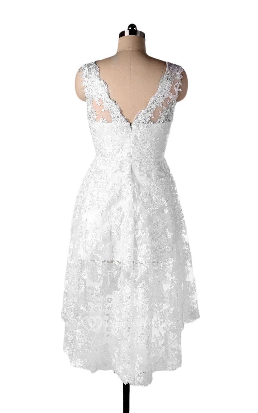 Robe de mariée trapèze en mousseline et dentelle, dos nu et col en V view 3