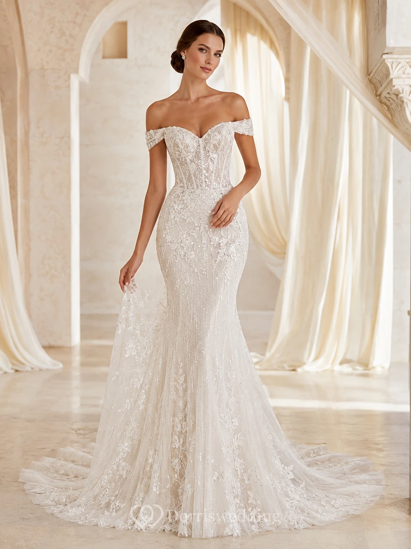 Robe de mariée sirène romantique en dentelle festonnée à épaules dénudées et effet illusion avec fermeture éclair et traîne chapelle