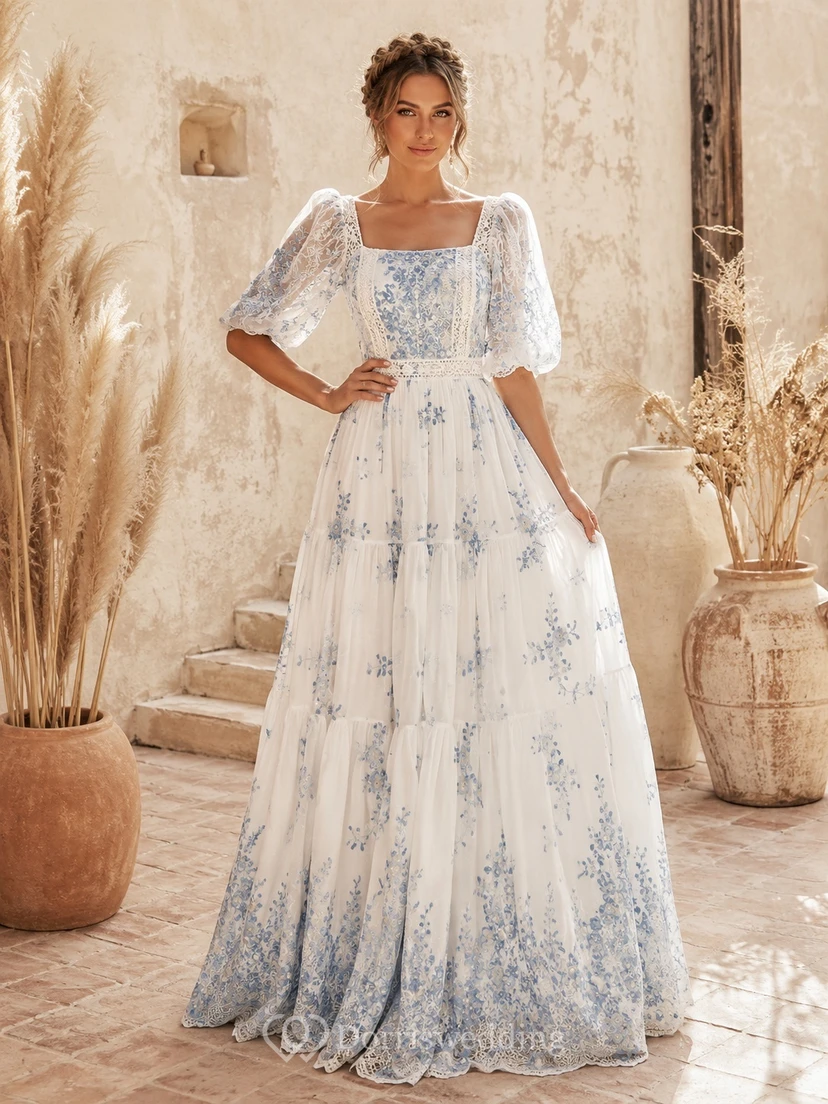 Staubblaues, böhmisches Brautkleid mit eckigem Ausschnitt, kurzen Ärmeln, A-Linie und bodenlangem Schnitt, bedruckt