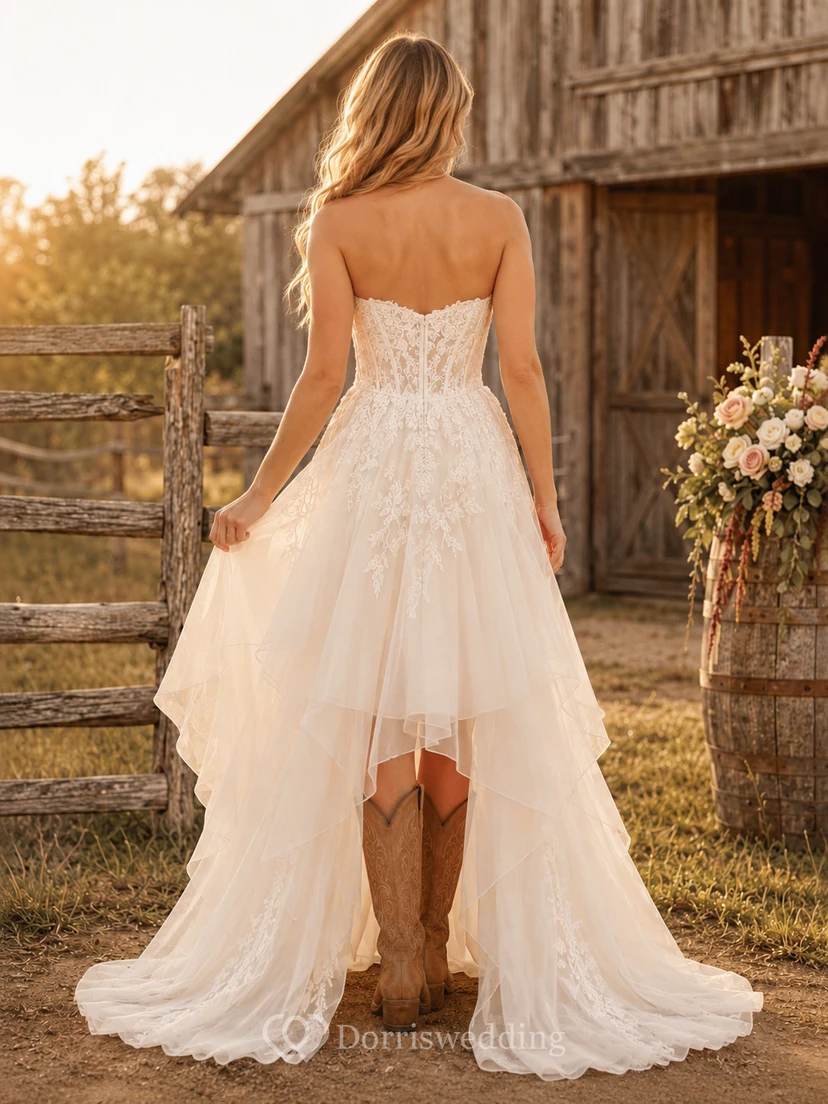 Robe de mariée de maternité, épaules dénudées, manches en dentelle, coupe trapèze, style champêtre, avec traîne view 2