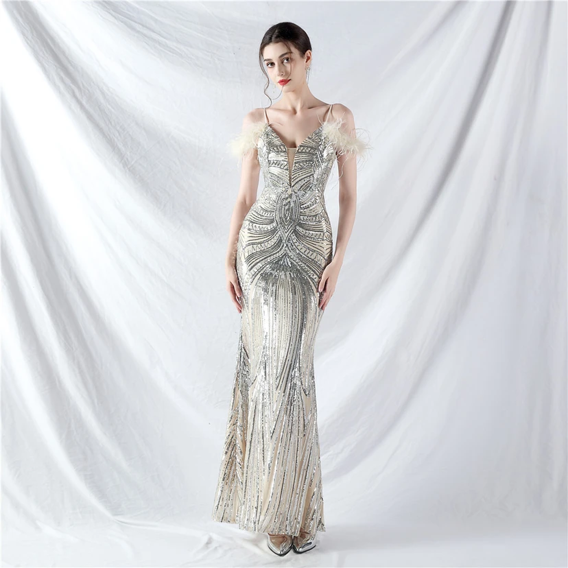 Vestido de noche con cuentas florales y plumas de avestruz elaboradas artesanalmente view 12