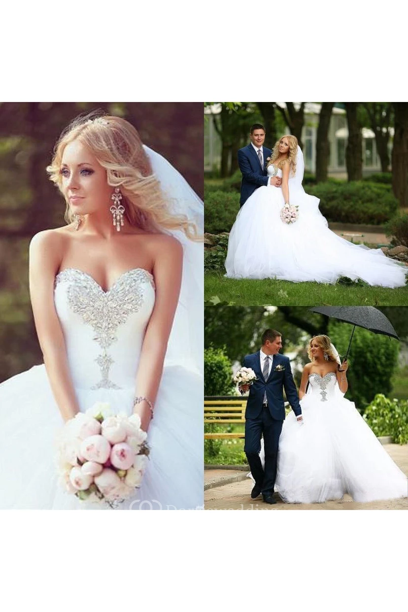 Sweetheart Neckline Crystal Court Train Tulle Bridal Gowns 