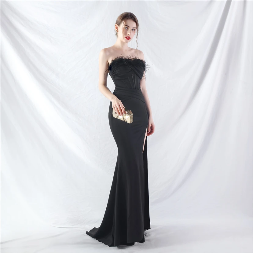 Fischgrätmusterweste, tailliertes Satinkleid mit Faltenwurf, handgefertigtes High-End-Abendkleid mit Straußenfedern view 23