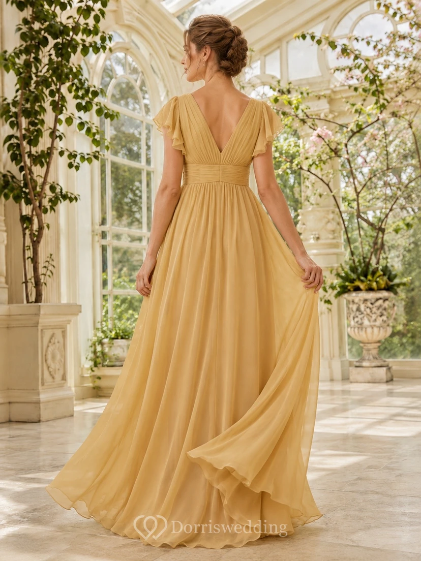 Vestido de noche romántico de gasa color dorado con escote en V, manga corta y corte imperio. view 2