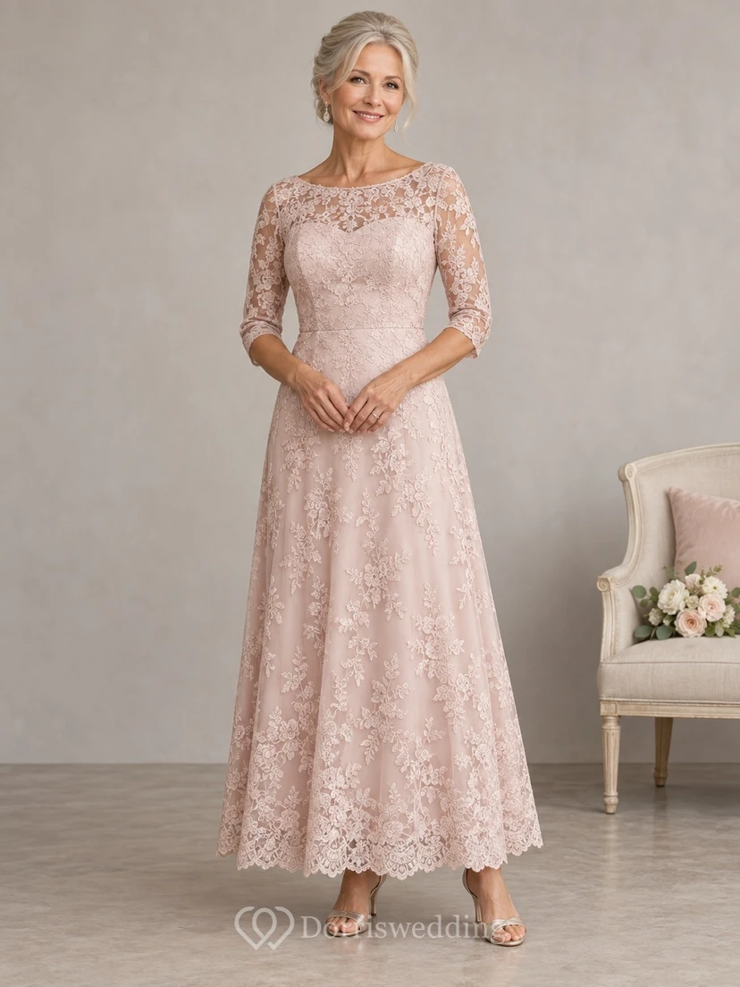 Vestido de novia mayor color rosa empolvado con encaje floral, largo hasta el tobillo y mangas tres cuartos, corte en A. view 2
