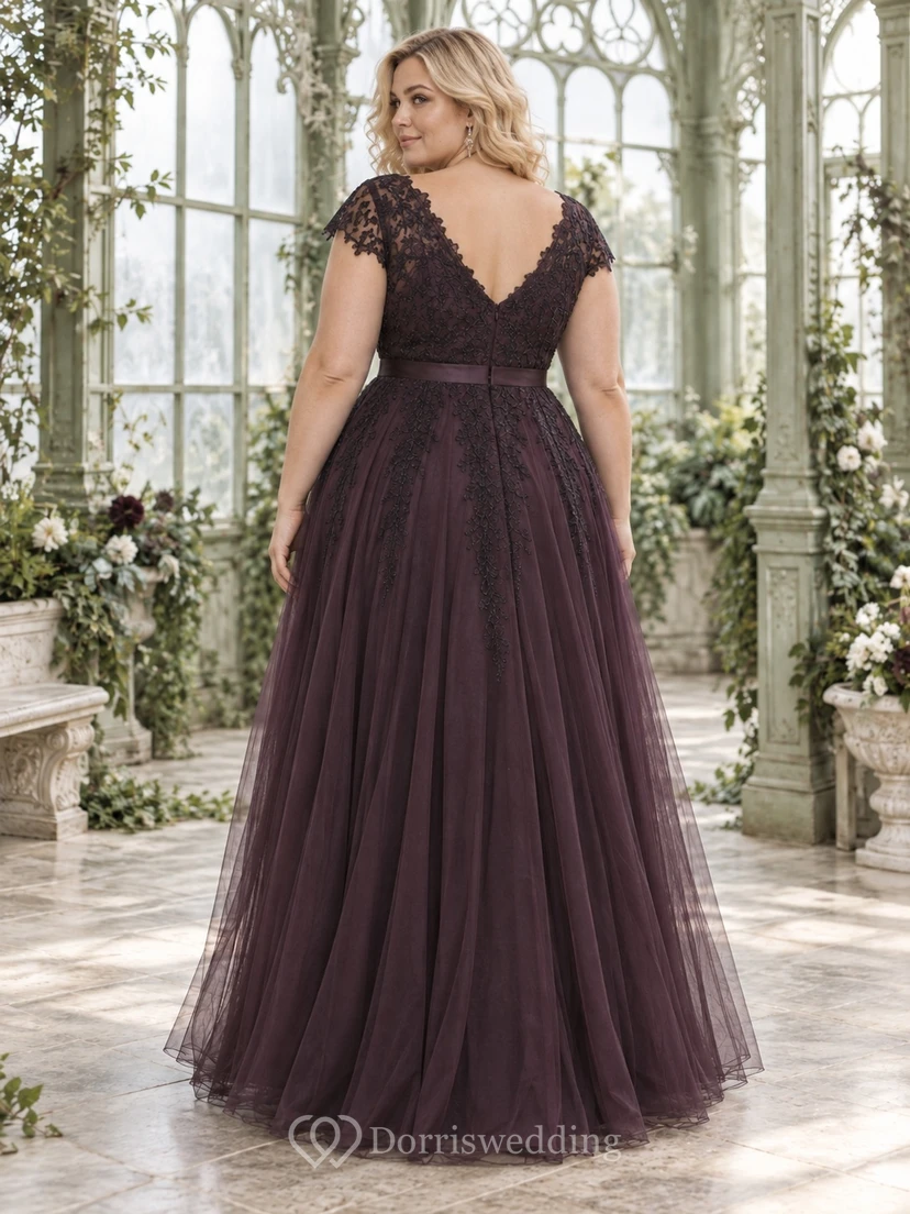 Gothic-Brautjungfernkleid in Übergröße, malvenfarben, mit V-Ausschnitt, Spitze, kurzen Ärmeln, Tüll und Rüschen view 2