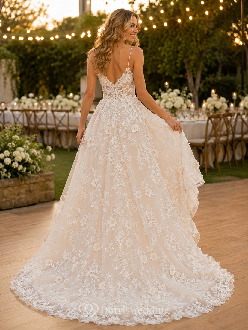 Blumenbesetztes, asymmetrisches und gestuftes Brautkleid für Empfänge und Tanz im Freien view 2
