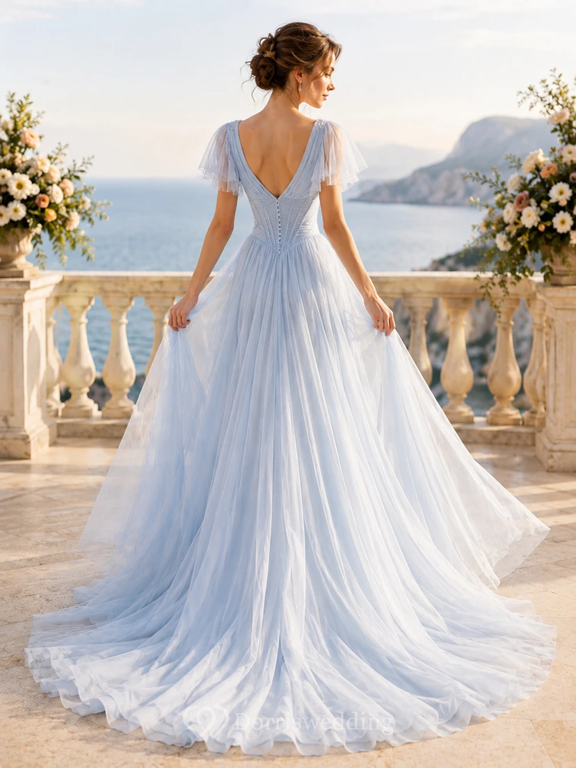 Vestido de novia de gala azul cielo con corsé de mangas con volantes y capas de tul view 2