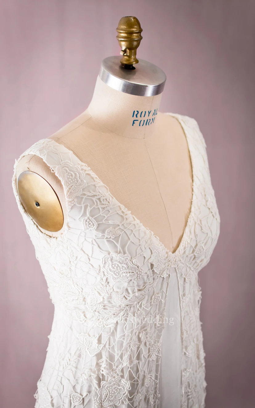 Delicated V Back V-Neck Vintage Floor-Length Dress view 4