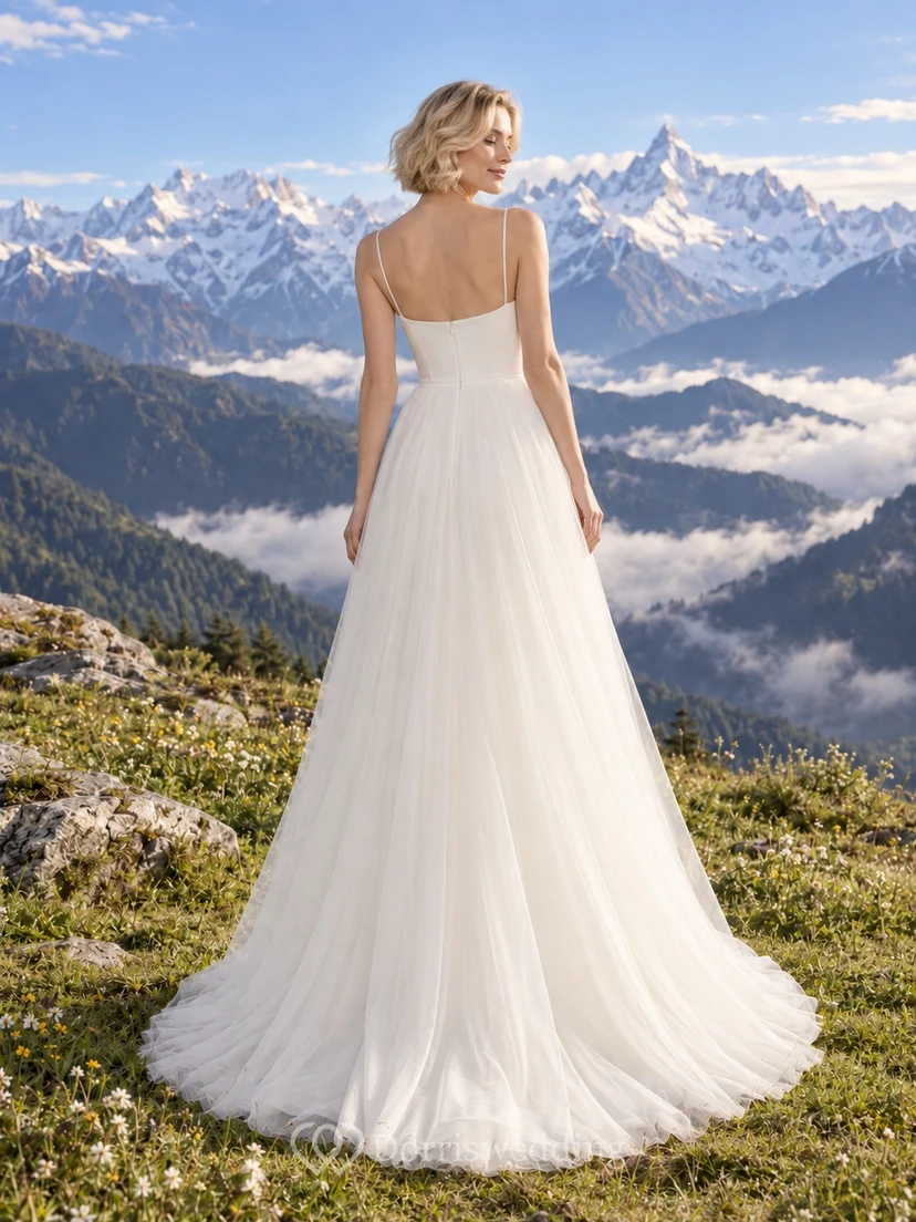 Vestido de novia sencillo de tul con escote cuadrado y tirantes finos, corte en A view 2