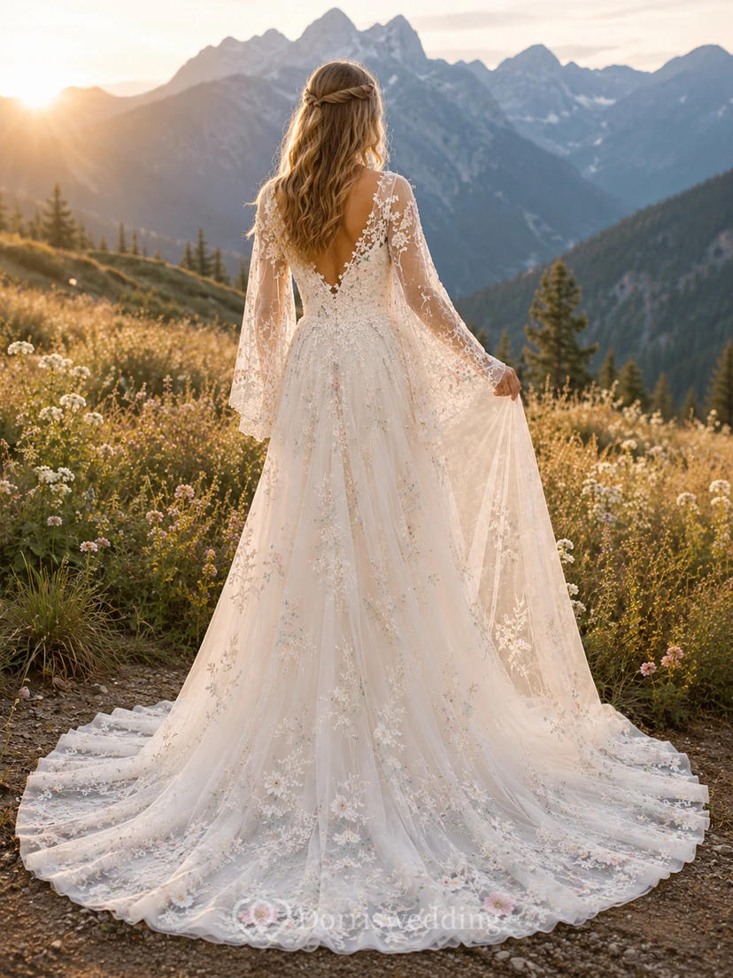 Vestido de novia bohemio de encaje con mangas acampanadas y corte en A, estilo pradera de montaña. view 2