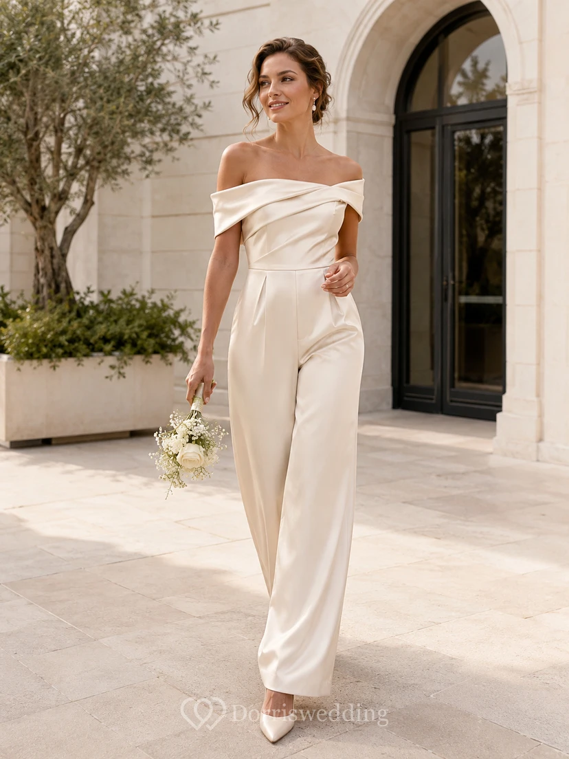 Combinaison de mariage civil à épaules dénudées, froncée et à jambes larges, en satin avec ceinture et épaules dénudées