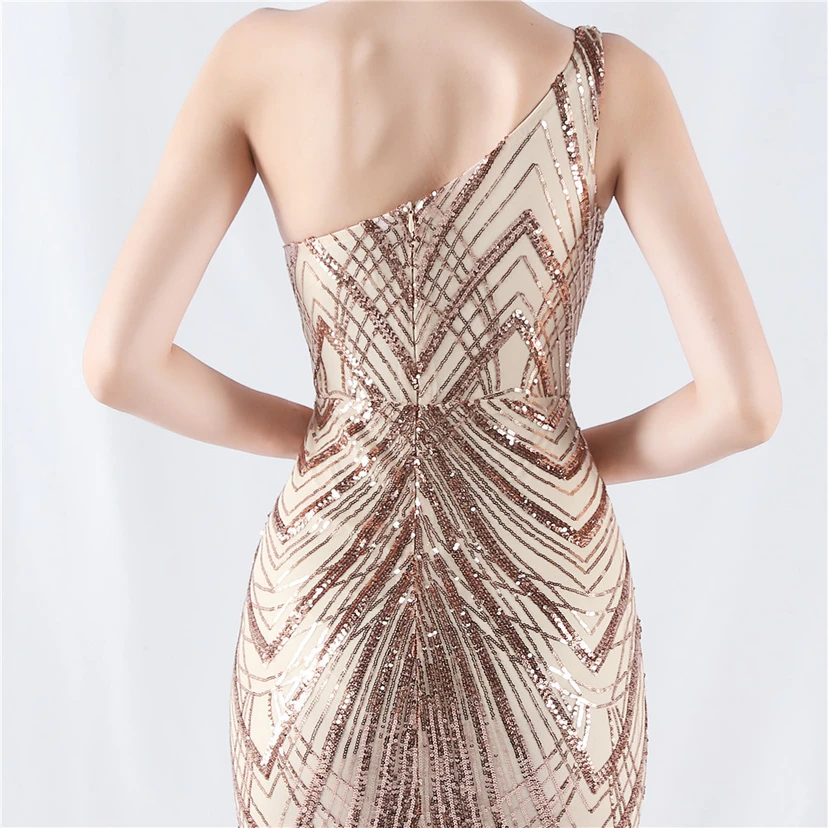 Vestido de noche asimétrico con escote alto y escote alto, adornado con cuentas florales y flores. view 57