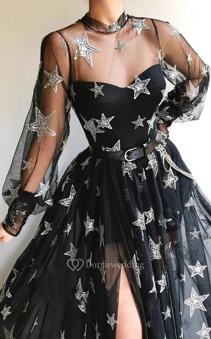 Vestido de noche negro con abertura frontal, escote joya, efecto ilusión y mangas largas abullonadas, ideal para fiestas de graduación. view 2