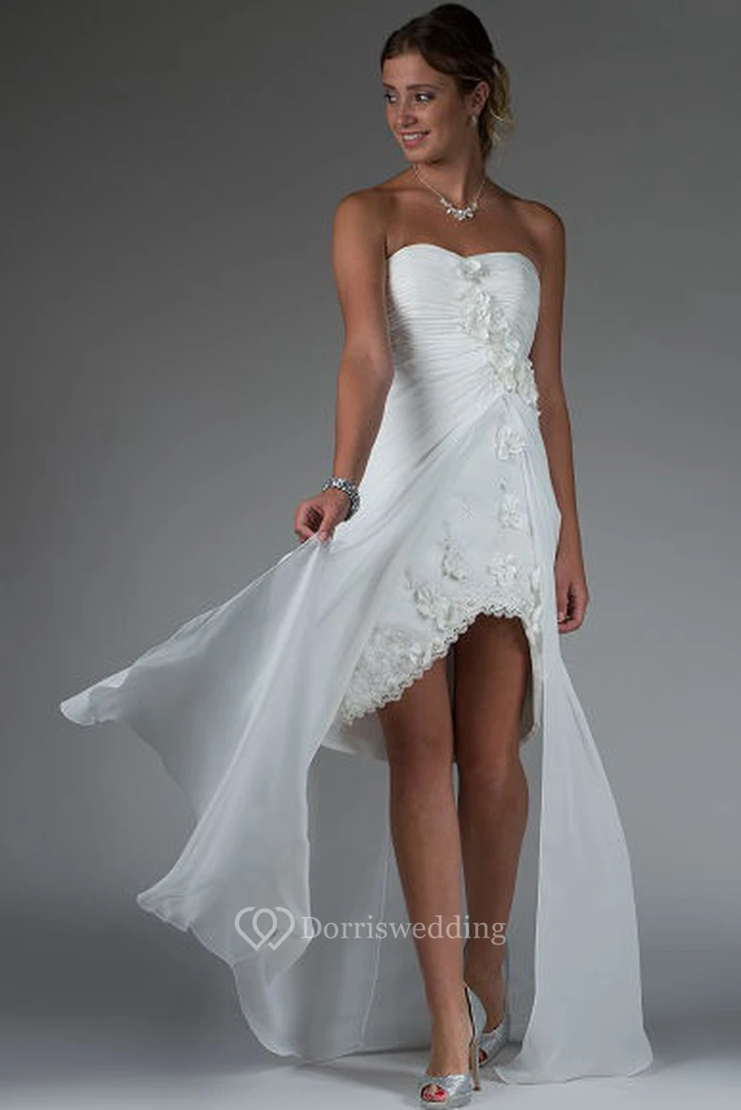 Süßes, asymmetrisches Brautmutterkleid mit Blumenmuster und langem, geschlitztem Chiffonrock