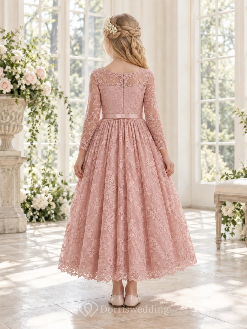 Vestido de niña de flores de manga larga, discreto, color rosa empolvado, corte A, encaje, largo hasta los tobillos, con borde festoneado. view 2