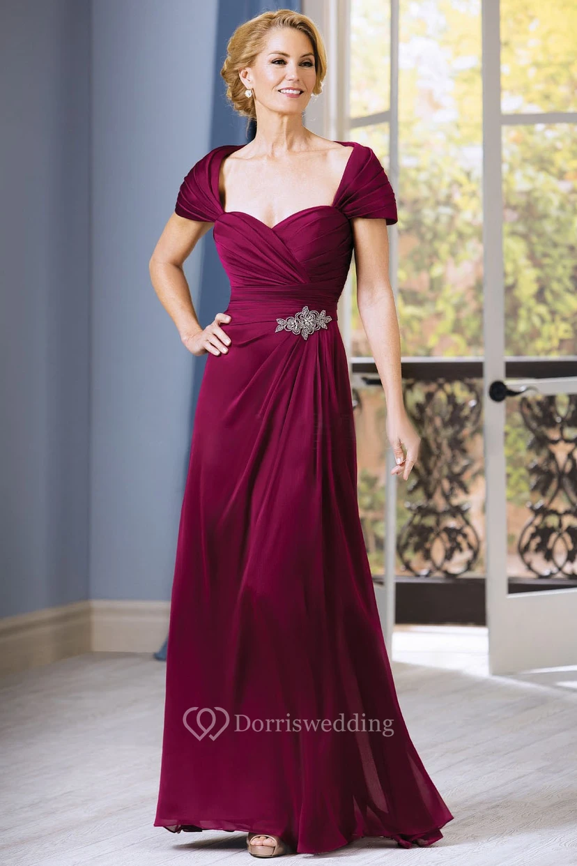 Kurzärmeliges A-Linien-Kleid mit Perlenstickerei und Raffungen