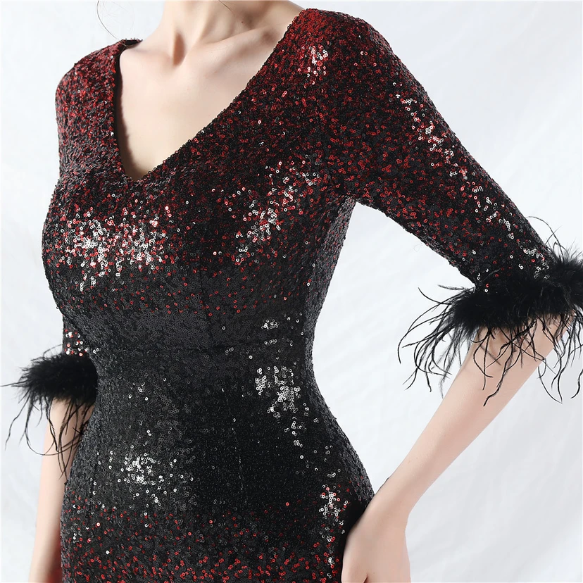 Robe de soirée artisanale à manches longues ornée de plumes d'autruche et de perles dégradées view 19
