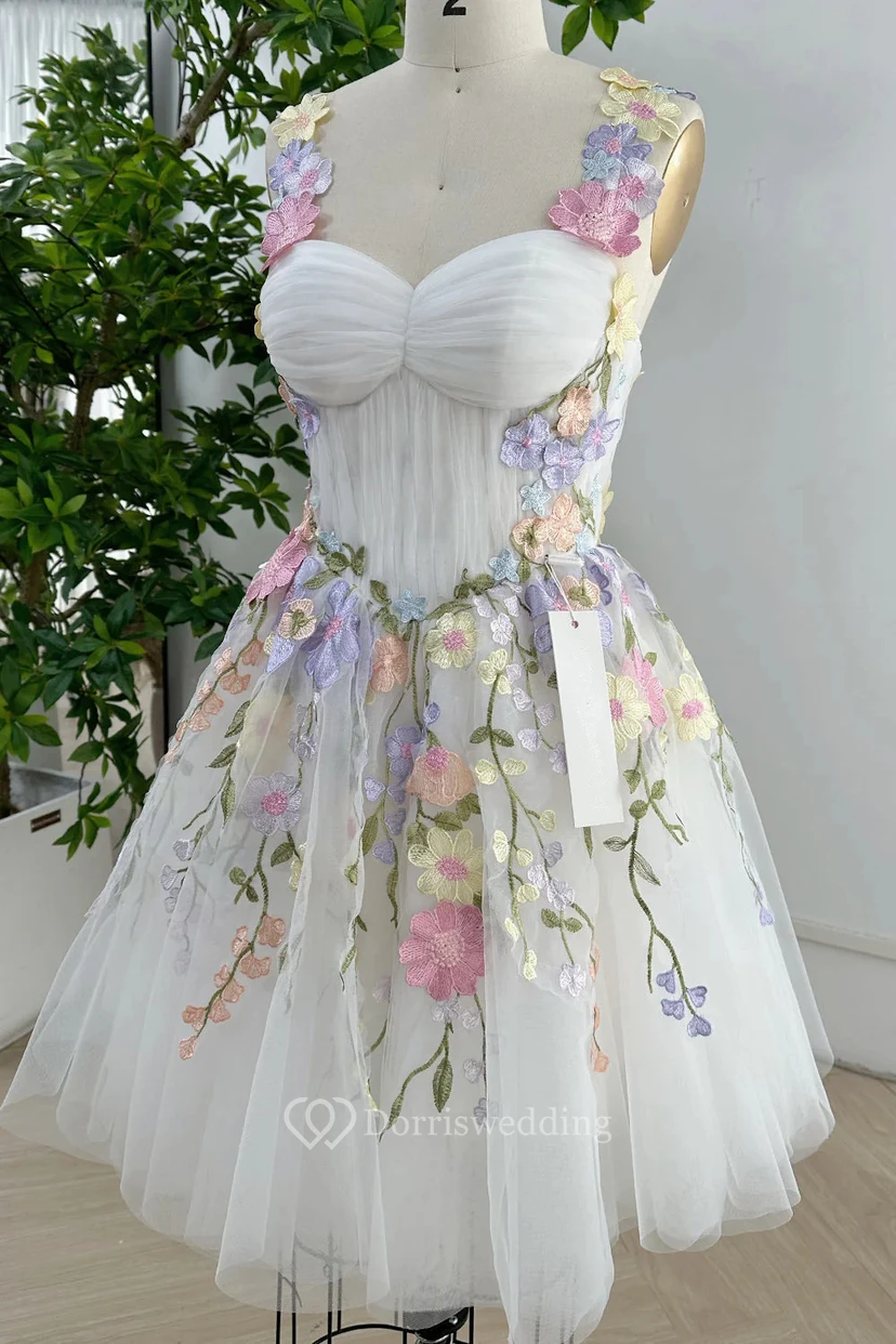 Vestido blanco sin tirantes con bordado floral view 13