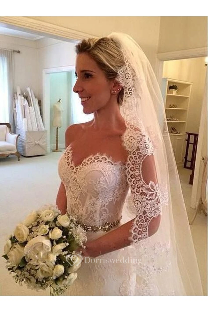Zartes, ärmelloses Meerjungfrauen-Hochzeitskleid aus Spitze mit Perlenstickerei und Herzausschnitt view 3