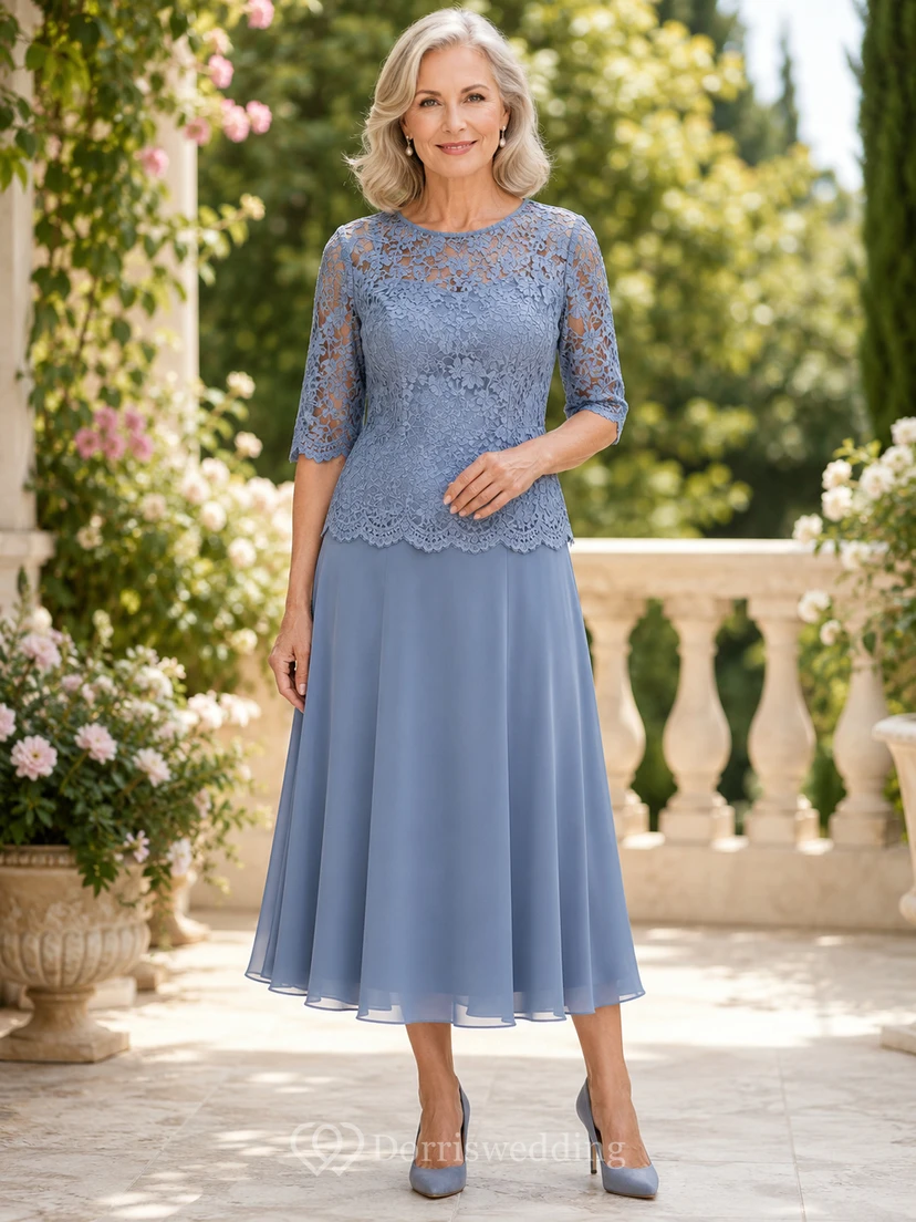 Stahlblaues, schlichtes zweiteiliges Kleid mit floraler Spitze, Dreiviertelärmeln und Teelänge für die Mutter der Braut