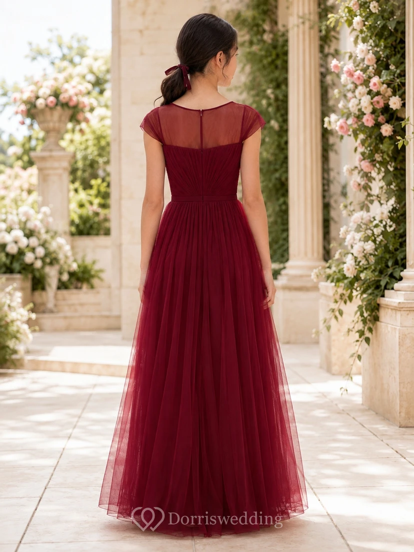 Robe de demoiselle d'honneur junior bordeaux, coupe trapèze, manches courtes échancrées, froncée, style romantique view 2