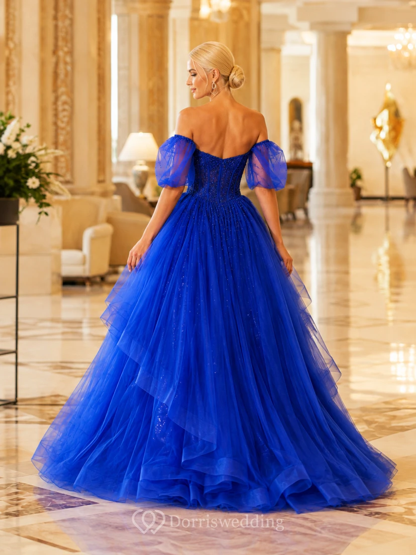 Vestido de fiesta largo hasta el suelo, azul rey, con hombros descubiertos, mangas abullonadas, corpiño ajustado, cintura natural y volantes de tul. view 2