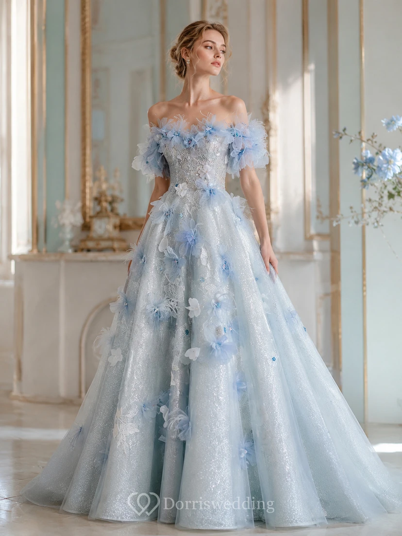 Hellblaues schulterfreies Ballkleid mit Blumenmuster